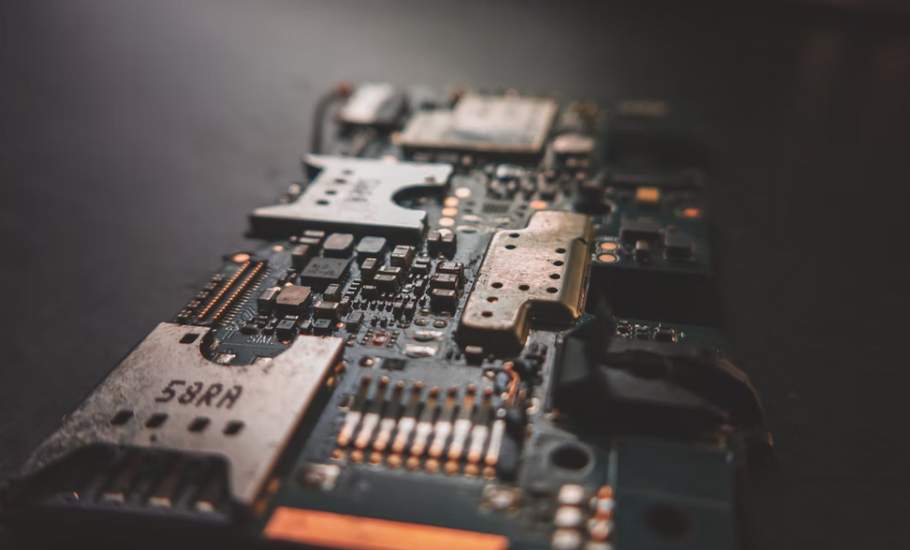 How inductors, resistors, and wires protect the circuit